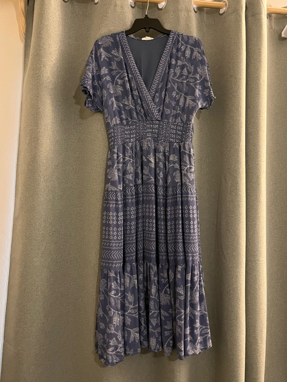 Kings Road Blue Floral maxi Dress Size Large Smocked Waist Boho
